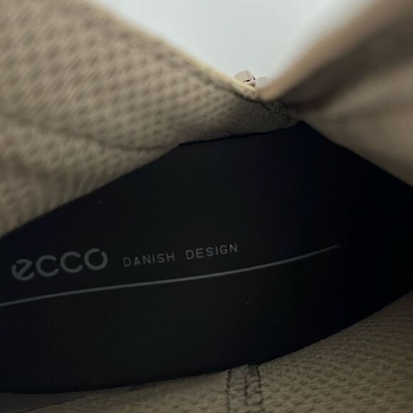 New ECCO Women's Dress Classic 35mm Buckle Ankle Boot in Taupe Nubuck Size 10 - Picture 2 of 11